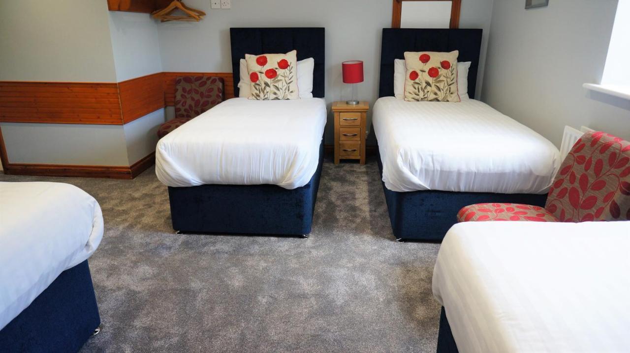 The Lawn Guest House Gatwick Хорли Экстерьер фото