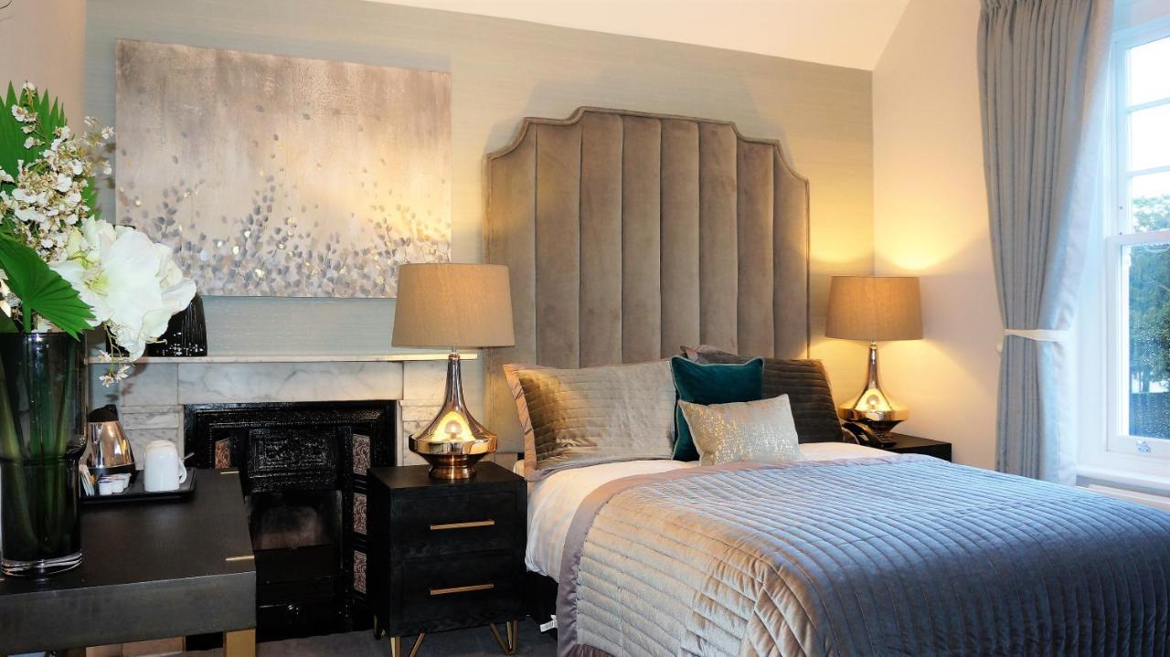 The Lawn Guest House Gatwick Хорли Экстерьер фото