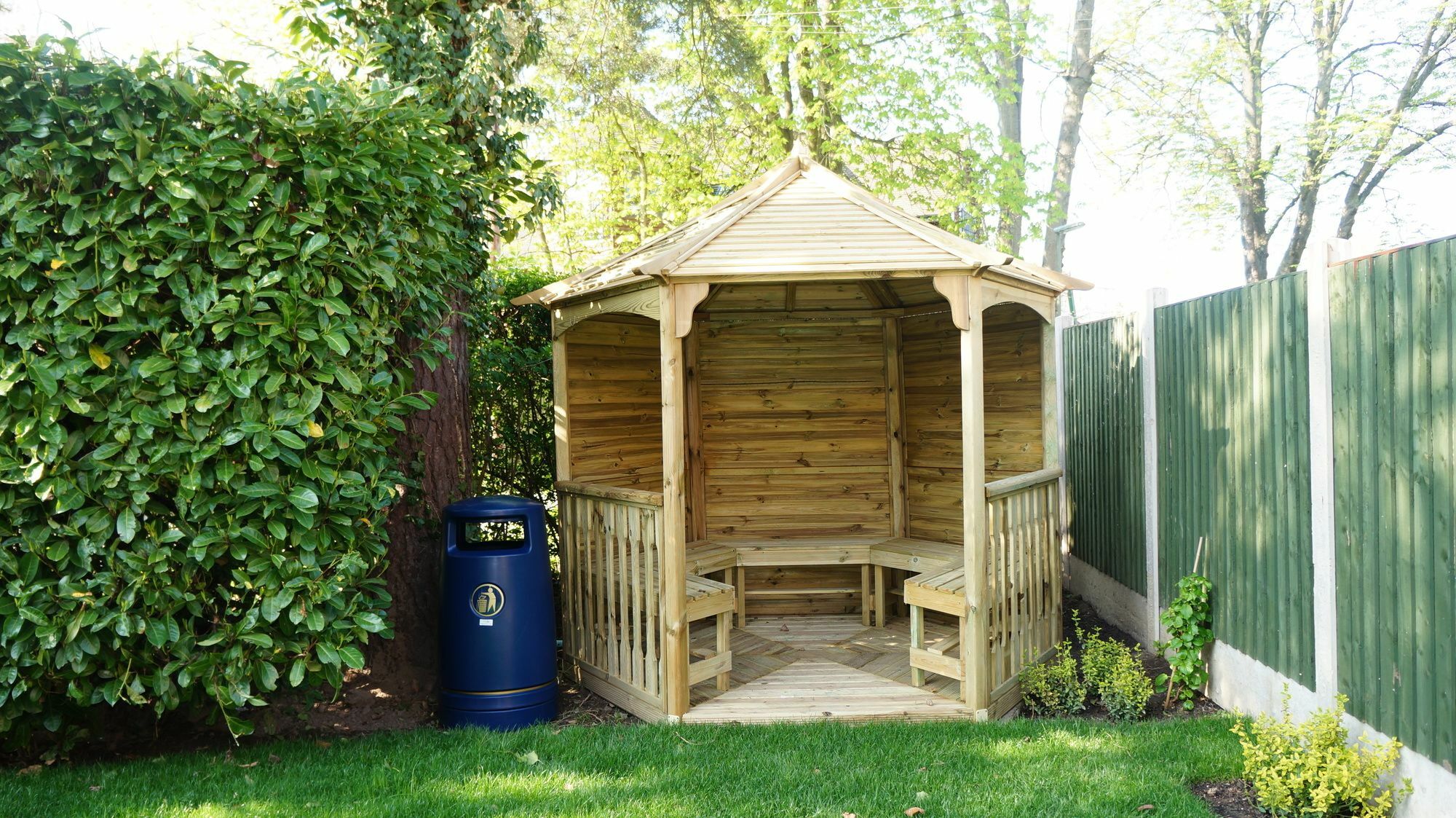 The Lawn Guest House Gatwick Хорли Экстерьер фото